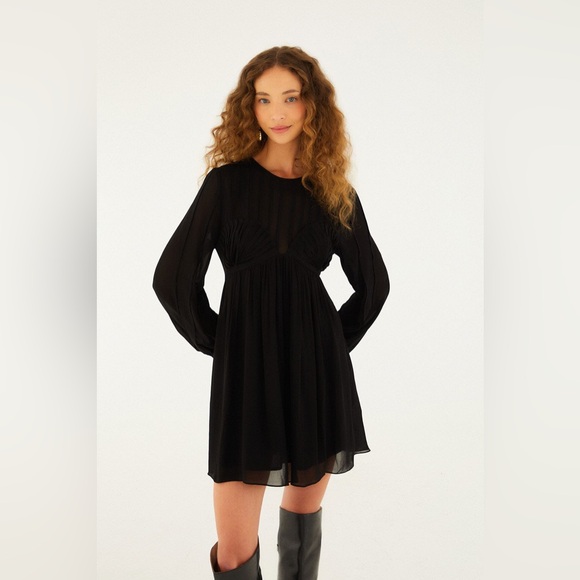 Farm Rio: Black Shell Mini Dress - Picture 3 of 9